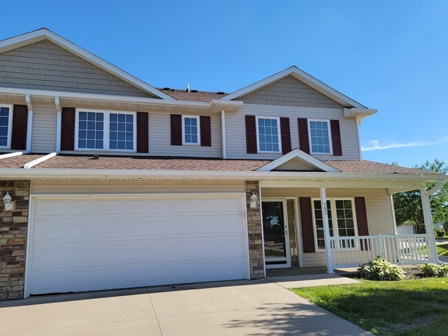 2900 SE Glenstone Dr, Unit Unit # 503 in Grimes, IA - Foto de edificio - Building Photo