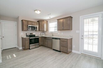 4007 Ft Sumter Dr in Clarksville, TN - Building Photo - Building Photo