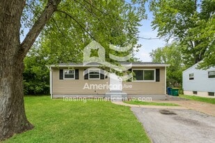 11605 Larimore Rd in St. Louis, MO - Building Photo