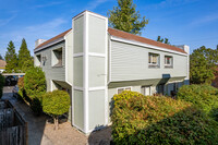 2525 SE 119th Ave in Portland, OR - Foto de edificio - Primary Photo