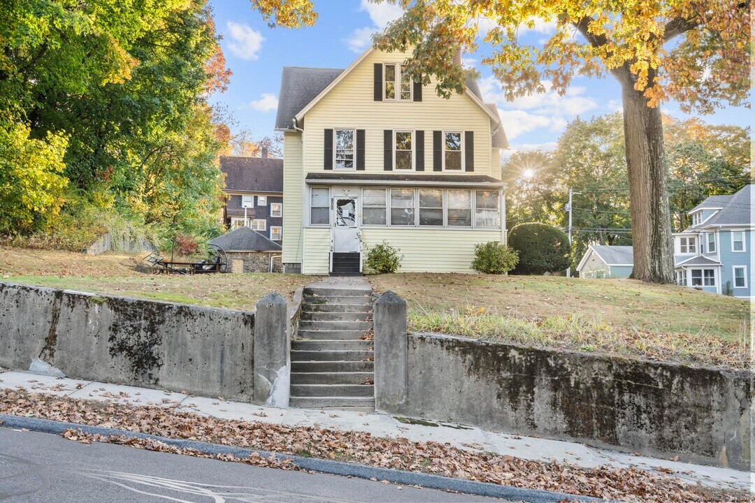 144 Coram Ave in Shelton, CT - Building Photo