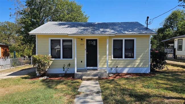 property at 1614 N Lynn St