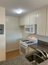 700 W La Veta Ave in Orange, CA - Building Photo - Building Photo