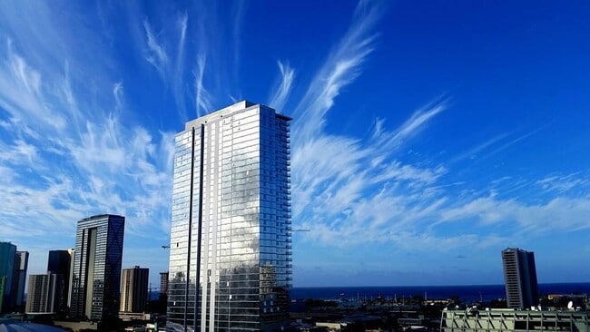 801 S King St, Unit 1803 in Honolulu, HI - Building Photo - Building Photo