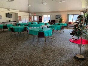 Nottingham Court Apartments 55+ Senior Living in Medina, OH - Foto de edificio - Building Photo