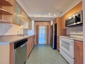 1731 Beacon St, Unit 422 in Brookline, MA - Building Photo - Building Photo