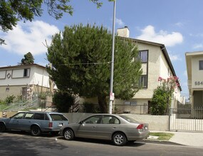 5847 Willoughby Ave in Los Angeles, CA - Building Photo - Building Photo