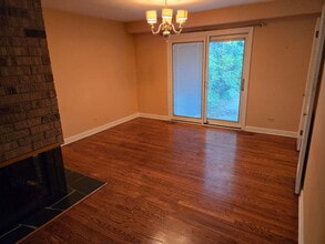 2S663 Ave Normandy E in Oak Brook, IL - Building Photo - Building Photo