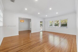 6820 Granada Blvd in Coral Gables, FL - Building Photo - Building Photo