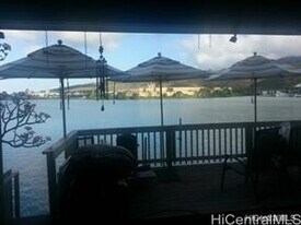 403 Koko Isle Cir in Honolulu, HI - Building Photo