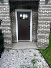 2007 Briley St in Houston, TX - Foto de edificio - Building Photo