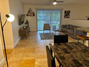 2741 S Oakland Forest Dr in Oakland Park, FL - Building Photo - Building Photo