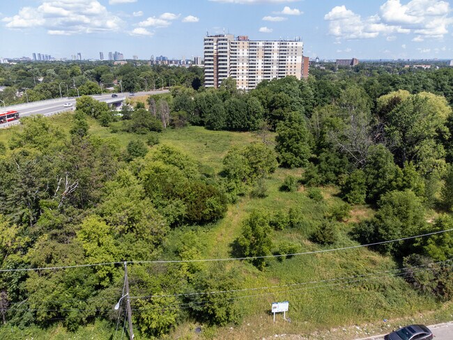 The Cedars in Toronto, ON - Building Photo - Building Photo