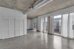 455 NE 25th St, Unit 809 in Miami, FL - Building Photo