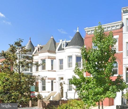 property at 2014 1st St NW