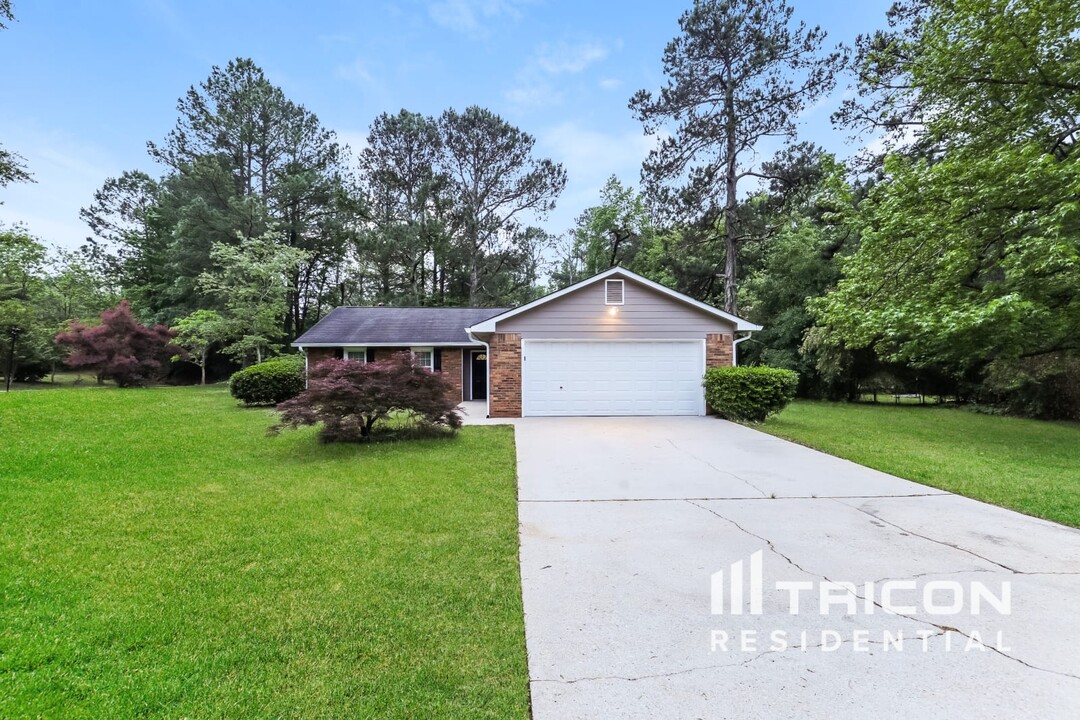 101 Saddleview Ln in Ellenwood, GA - Foto de edificio