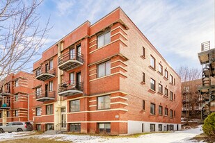 3770 De La Côte-Sainte-Catherine Ch in Montréal, QC - Building Photo