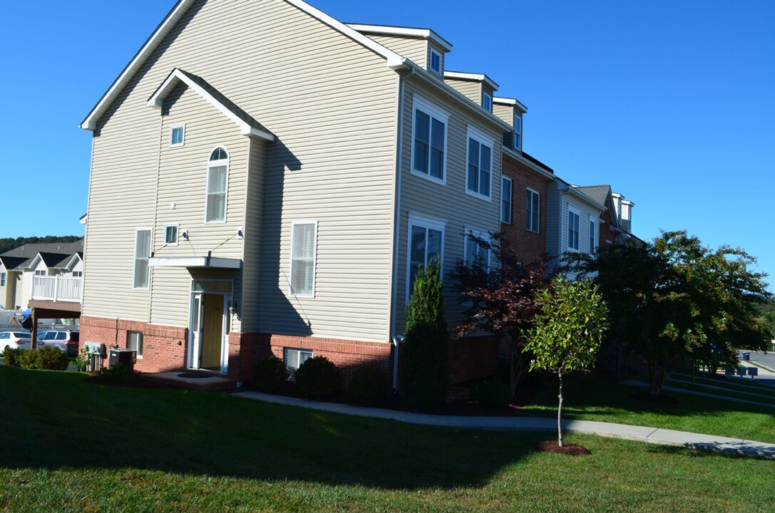 356 Blue Stone Hills Dr in Harrisonburg, VA - Building Photo