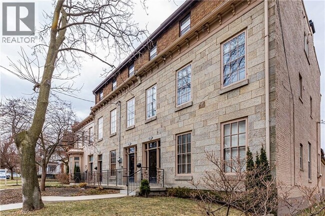 property at 212 Bay St S