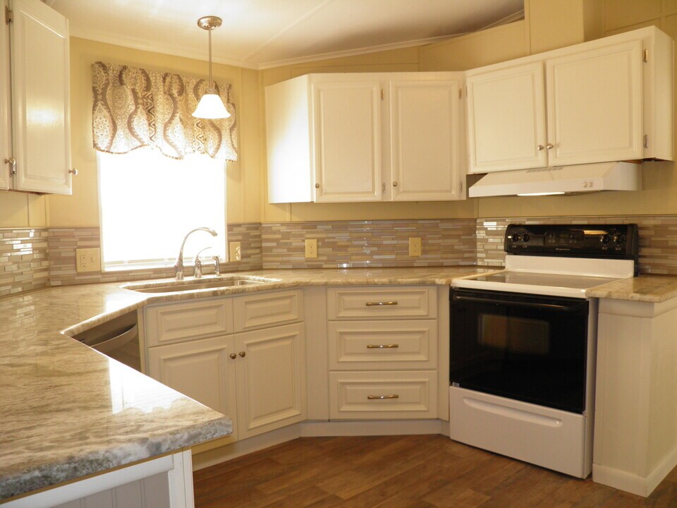 810 Gibson Rd in Fort Walton Beach, FL - Building Photo