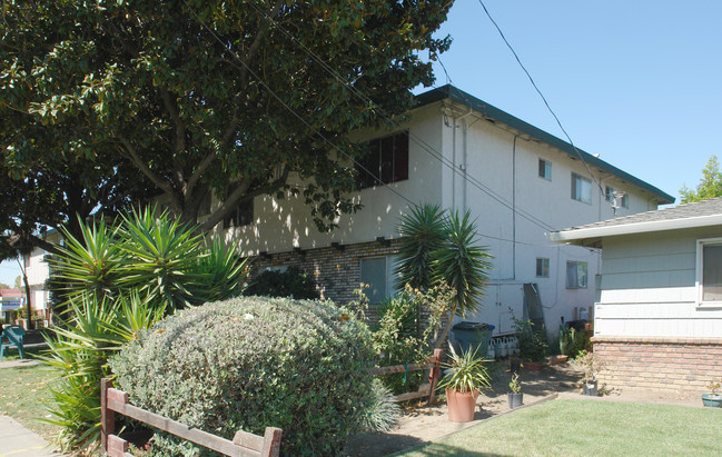 Magnolia Gardens in San Jose, CA - Building Photo - Building Photo