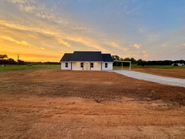 property at 613 Elm Tree Ct
