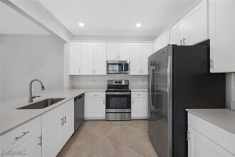 2811 Blossom Wy in Naples, FL - Building Photo - Building Photo