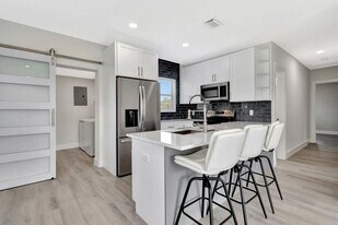 1335 Lee St in Delray Beach, FL - Building Photo