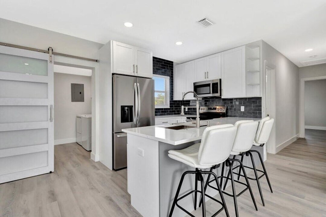 1335 Lee St in Delray Beach, FL - Building Photo