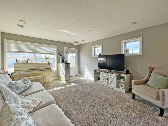 6113 Idler Cir S in Cottage Grove, MN - Building Photo - Building Photo