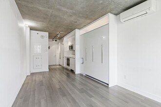 738 Rue St-Paul Ouest in Montréal, QC - Building Photo - Building Photo