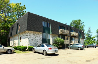 Lakeview Apartments in Lorain, OH - Building Photo - Building Photo