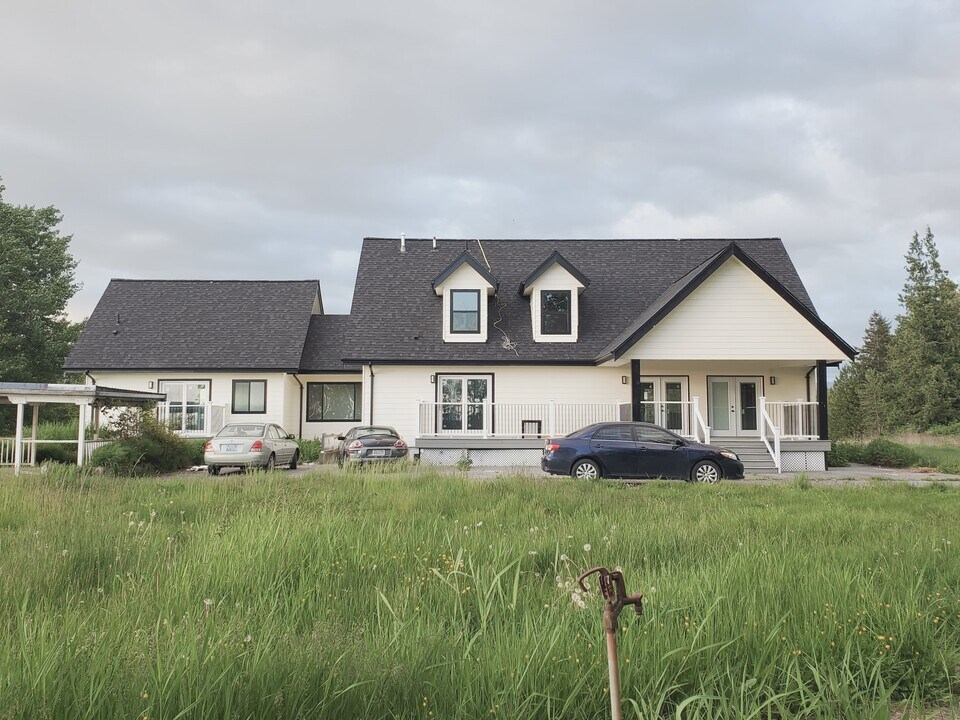 5541 Guide Meridian in Bellingham, WA - Building Photo