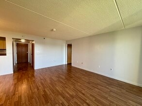 200 Cove Way in Quincy, MA - Building Photo - Building Photo