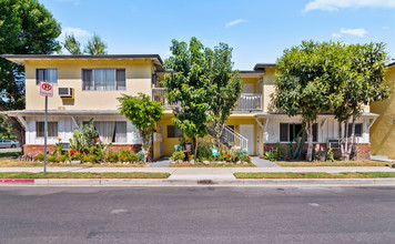 4904 Tujunga Ave in North Hollywood, CA - Building Photo - Primary Photo