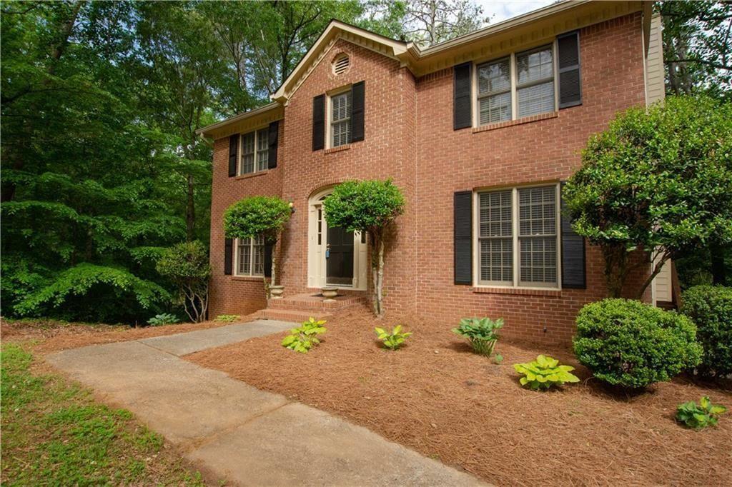 1527 Brookcliff Cir in Marietta, GA - Building Photo