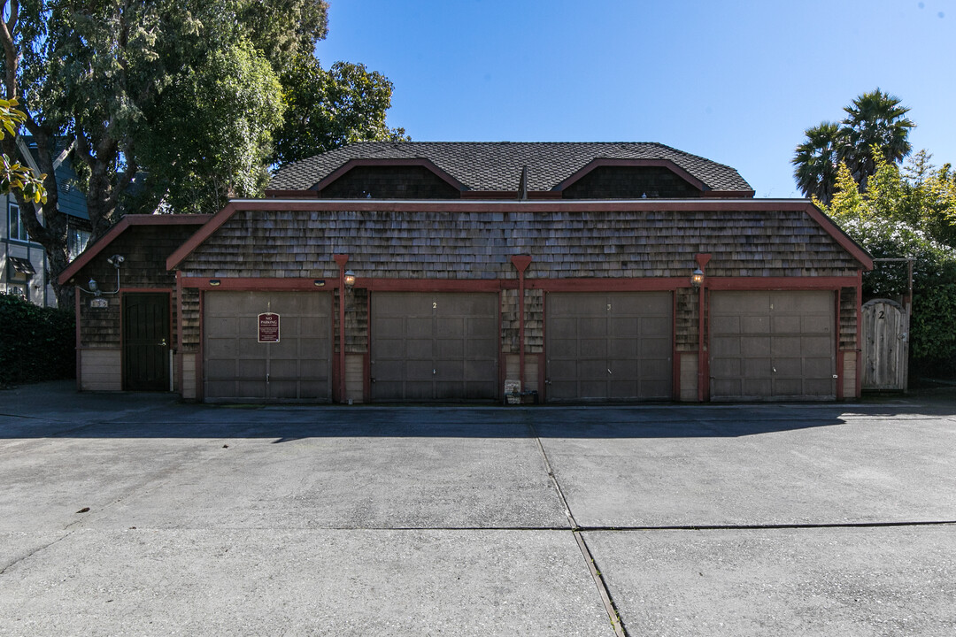 317 Spruce St in Santa Cruz, CA - Building Photo