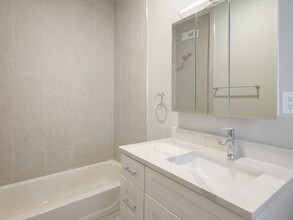 1954 W Winona St, Unit 1 in Chicago, IL - Foto de edificio - Building Photo