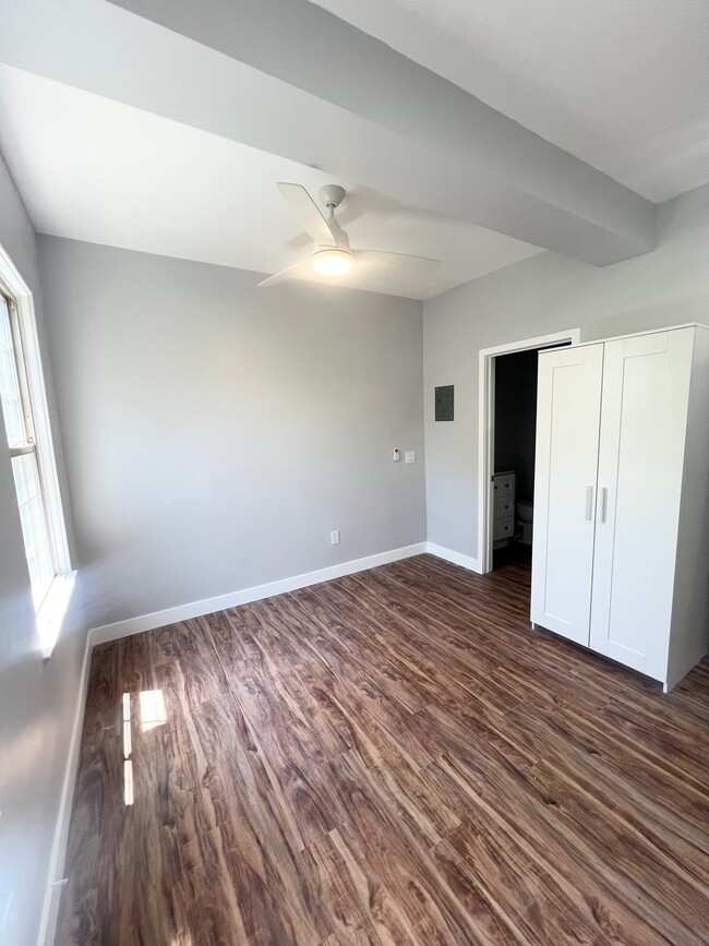 1641 Crenshaw Blvd, Unit 001 in Los Angeles, CA - Building Photo - Building Photo