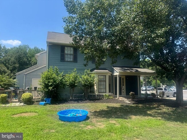 property at 632 Foxton Ct