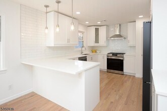 58 Oxford Pl in Glen Rock, NJ - Building Photo - Building Photo