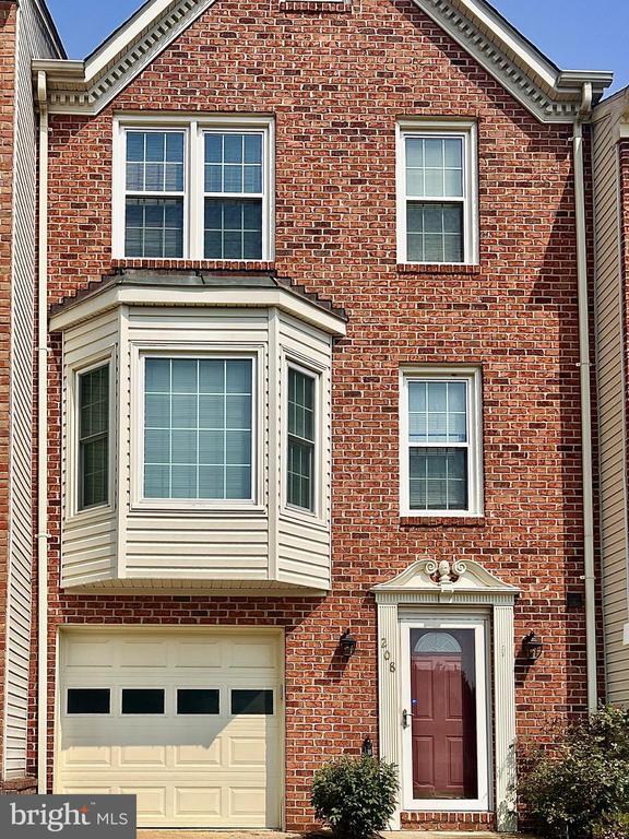 property at 208 Fair Oaks Ave