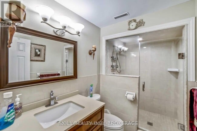 26 CABANA Dr in Toronto, ON - Building Photo - Building Photo