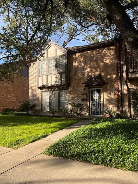 10514 Hammerly Blvd in Houston, TX - Building Photo