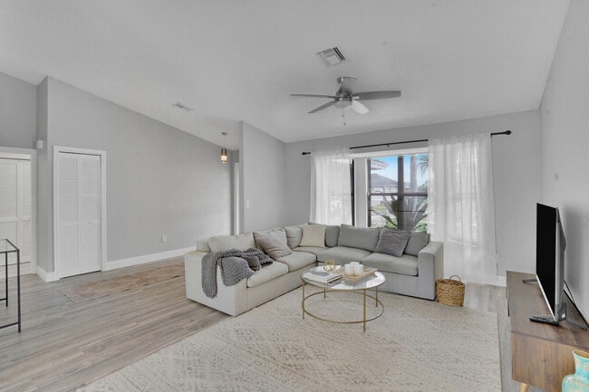 property at 13834 Geranium Pl