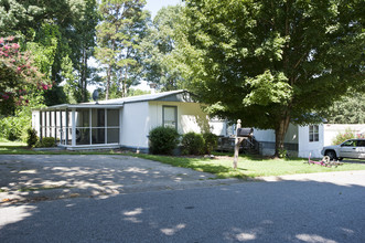 Peachtree Village Mobile Home Park in Sugar Hill, GA - Building Photo - Building Photo