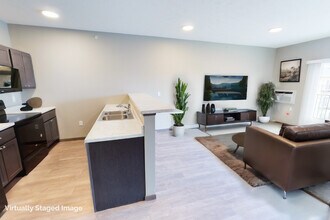 Deer Creek Apartments in Estherville, IA - Building Photo - Building Photo