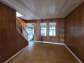 301 S Logan Ave in Trenton, NJ - Foto de edificio - Building Photo