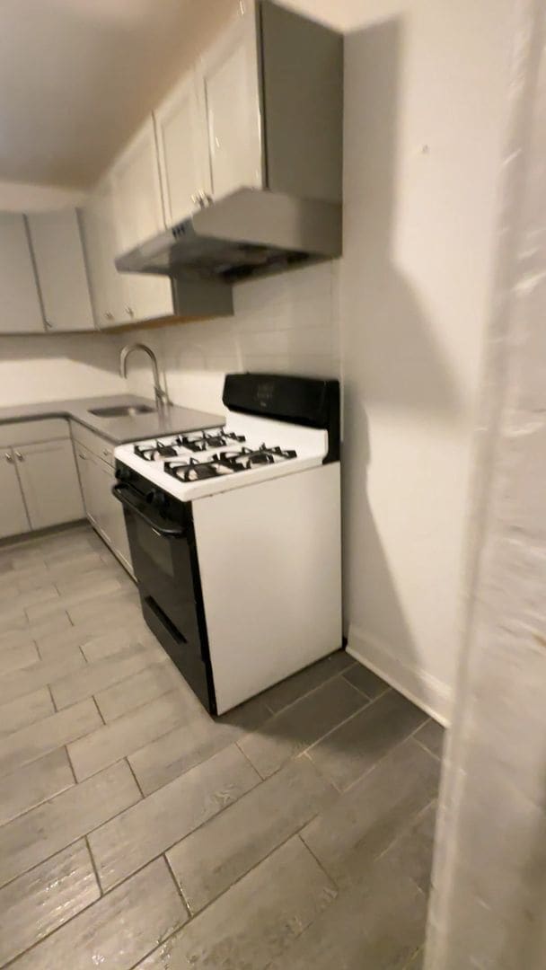 property at 3847 Mt Vernon St