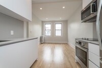 11 Elko St, Unit #10 in Boston, MA - Foto de edificio - Building Photo